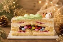 【3度楽しめる】残り9個/30クリスマスリース ギミック苺ショート センイルケーキ ４号 1２m 4