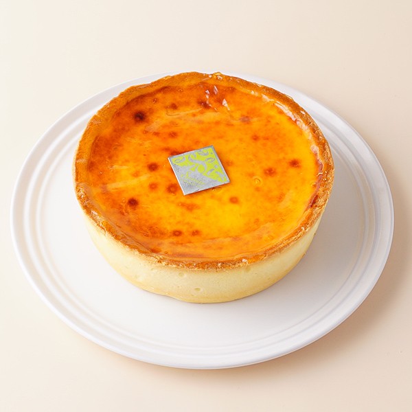 4種のチーズを使ったクワトロフロッマジヨ ベイクドチーズケーキ