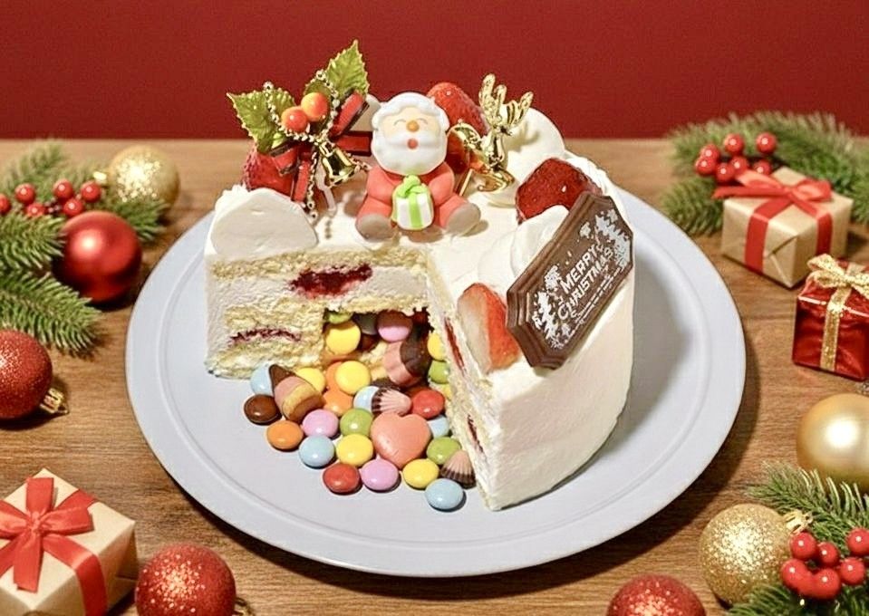 2度楽しめる！今年も大好評です。限定100    クリスマスギミックケーキ 4号 12cm 1