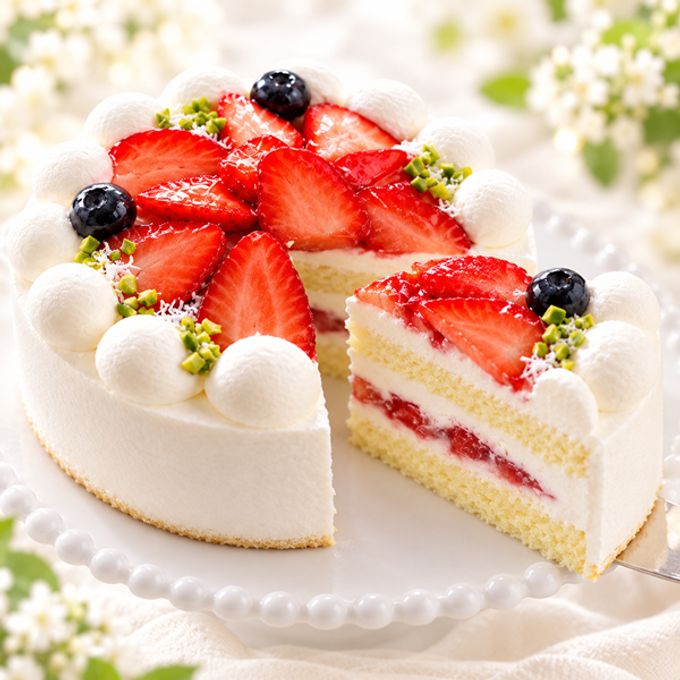NEW 純 生クリーム苺ケーキ 3号半解凍でとろける（室温で半解凍していただくと、外はふんわり、中はひんやりとした食感をお楽しみいただけます）北海道純生クリーム・小麦粉・バター100%使用 バースデーケーキ お誕生日ケーキ アニバーサリーカード  #ふわひん純生いちご 1