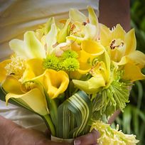 おまかせ！黄色オレンジ系ブーケ花束 プレゼント 花 ギフト６７【お急ぎ便対応】【敬老の日 誕生日 開店祝い】 