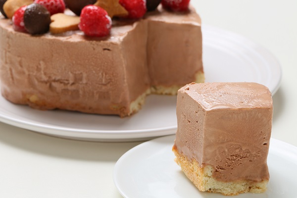 【森のケーキ屋 どんぐり】ハート型 チョコレートアイスクリームのデコレーションケーキ 7号 21cm 6