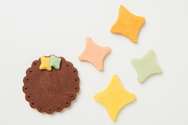 国産小麦粉と安心材料☆キャラクタークッキーのデコレーションケーキ 4号 12cm 9