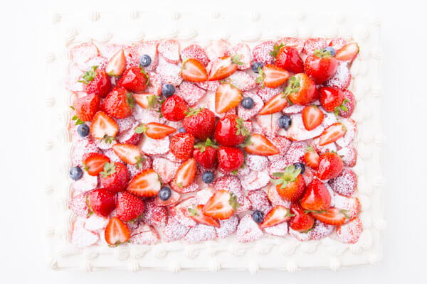 【名古屋限定】イチゴ好きにはたまらない たっぷりイチゴのスクエアデコレーション 30cm×40cm 6
