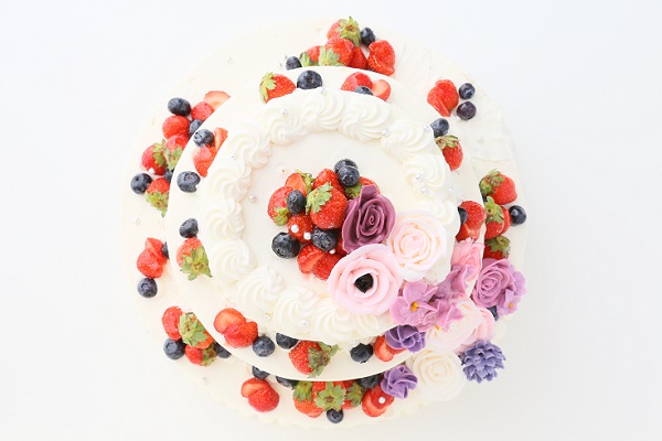 フラワー添え苺のパーティデコレーションケーキ 3段 10号×7号×5号 4