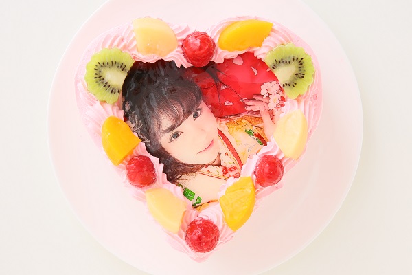 写真ケーキ ハート型 イチゴクリーム 5号【送られてきた画像を色鉛筆画に編集できます】 15cm