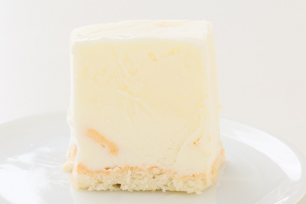 バニラアイスクリームのデコレーションケーキ 6号 18cm   5