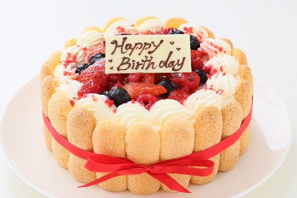 たっぷりベリーの生クリームデコレーション 3号 9cm（パティスリーソン