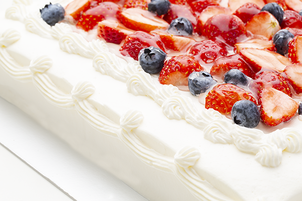 イチゴたっぷりパーティデコレーションケーキ 30×40cm（Cake.jp ORIGINAL） | Cake.jp
