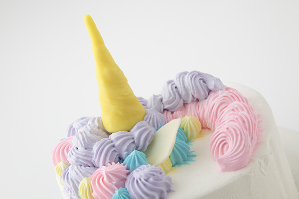 ゆめかわユニコーンお誕生日ケーキデコレーション 夢かわ！ユニコーンケーキ 5号 15cm（カラーズ） | Cake.jp