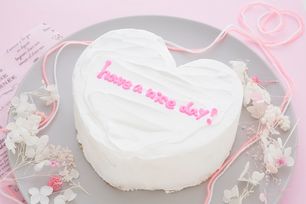 韓国ケーキ 4号 ホワイト ハートのメッセージケーキ 12cm センイルケーキ