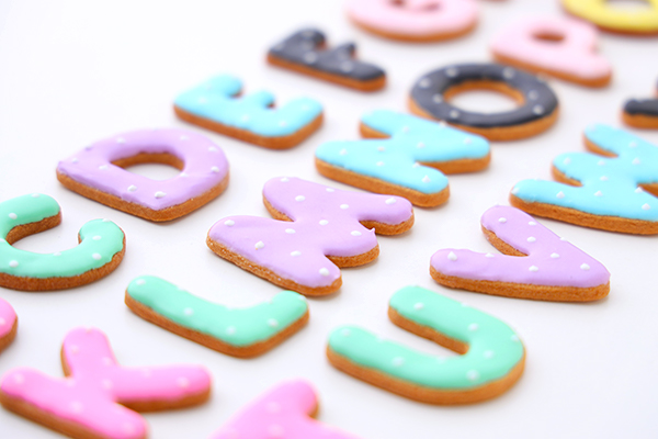 アルファベットアイシングクッキー3枚（iRene（アイリーン）） | Cake.jp