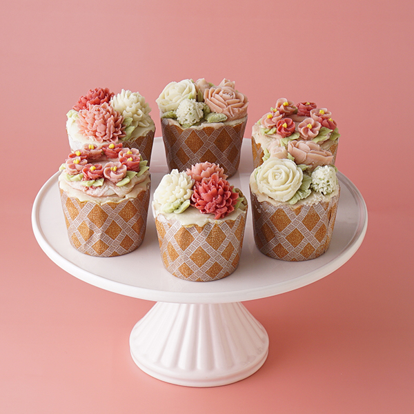 ひなまつり限定フラワーカップケーキ