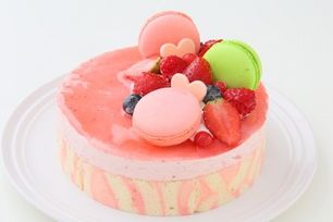 イチゴとヨーグルトのムース 5号 15cm 