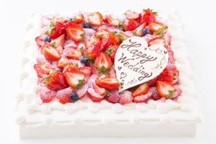 イチゴ好きにはたまらない たっぷりイチゴのスクエアデコレーション 30cm×30cm