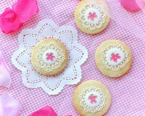 お花のレースクッキー アイシングクッキー/ エディブルフラワー