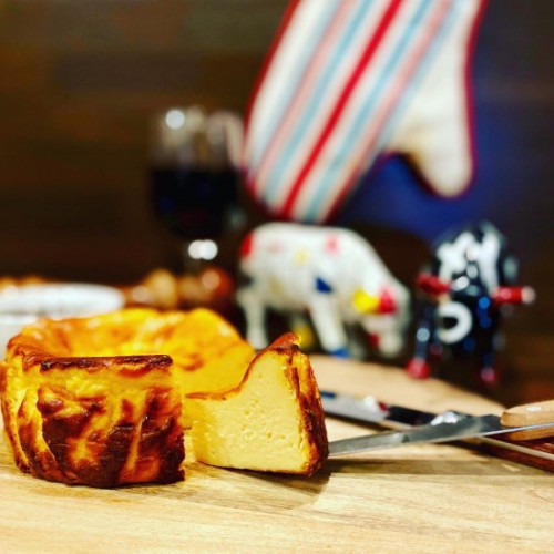 【当店一番人気】バスクチーズケーキ SAN MiDO メディアナ（直径約１２センチ）