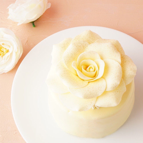 ～パティシエ自慢の白いバラのケーキ～フルールドネージュブラン 4号 