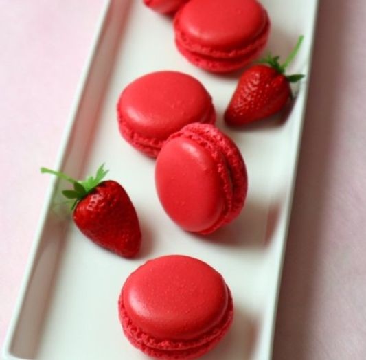 【ダロワイヨ】あまおうのマカロン（6個入） 