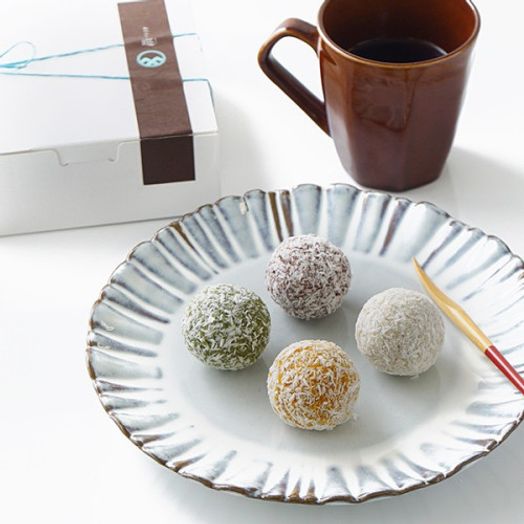 笑みこぼれる餡（ヴィーガン生チョコレート入り餡子玉 4個入り）《ヴィーガンスイーツ》 