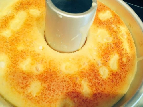チーズたっぷりのシフォンケーキに瀬戸内レモン入れちゃいました☆