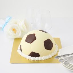 チョコレート生クリームデコレーション 15cmサッカーボール型チョコレート