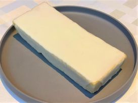 ミシュランフレンチシェフだからこそ、生まれたホワイトチョコチーズテリーヌ【タントサイズ 1本】