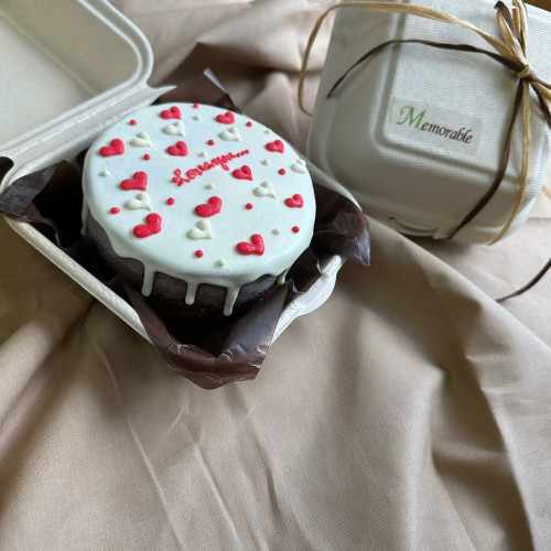バレンタインにおすすめ♡カスタマイズできるハートいっぱい濃厚チョコドリップランチボックスケーキ（ハート）3号