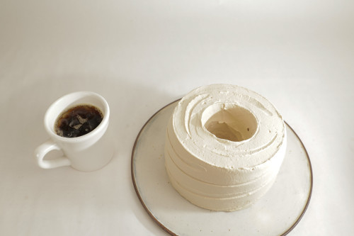 プレミアム米粉のシフォンケーキ ミルクコーヒー生クリームコーティング