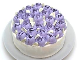 紫のフラワーデコレーションケーキ 5号 15cm