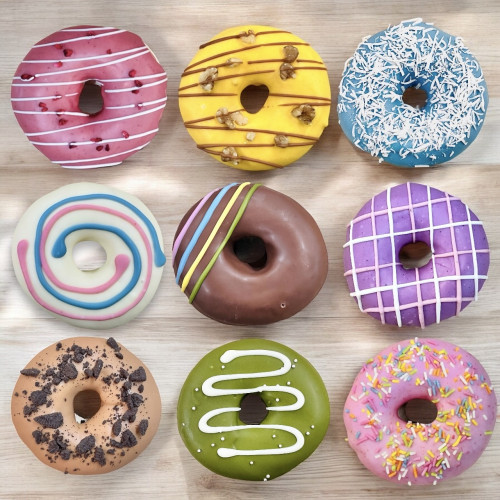 SIUNAUS SWEETS】レギュラードーナツ 9個BOX（SIUNAUS SWEETS ） | Cake.jp