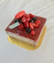 ～ルミリュウ特製季節のフルーツを贅沢に~ショコラフランボワーズマカロン 