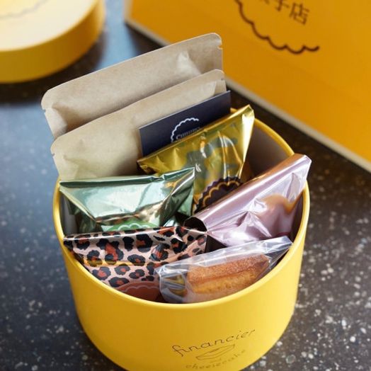 【ちひろ菓子店】幸せの黄色フィナンシェギフトBOX（コーヒー入り） 