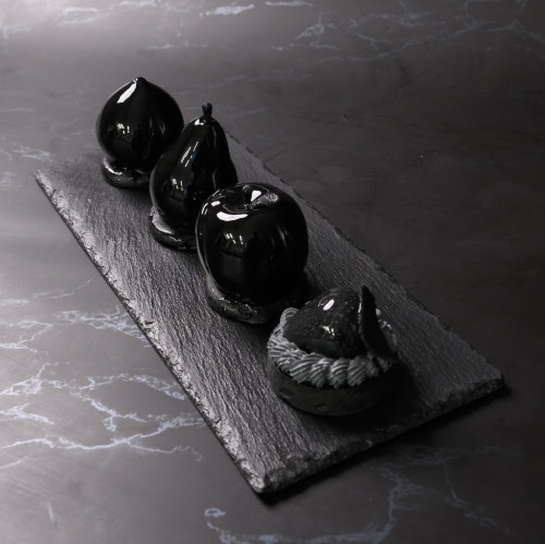 禁断の果実を模した漆黒のフルーツケーキケーキ4点セット 