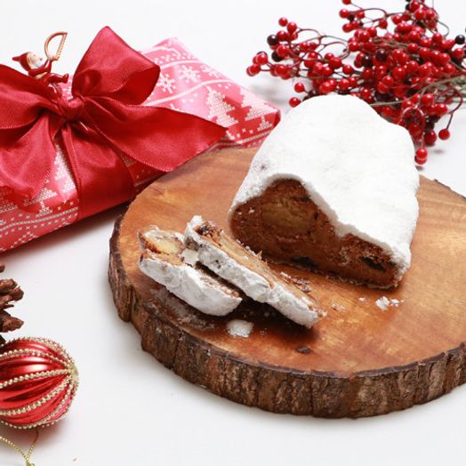 【都内の人気店・パティスリーラヴィアンレーヴ】クリスマス シュトーレン 
