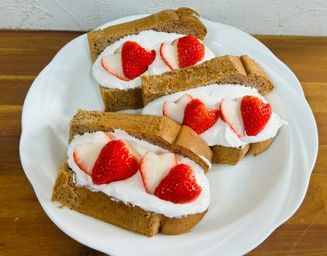 ココア味新登場♡ココアシフォン＆ハート苺のクリームサンド 3個入り♡   ホワイトデー2026 