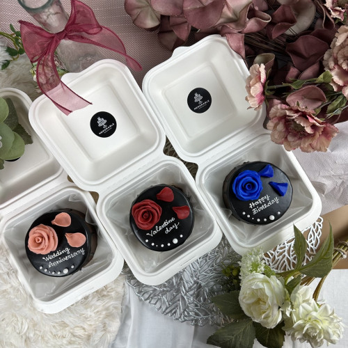 エレガンスな薔薇が咲くベルベットローズケーキ～3号Ver.～