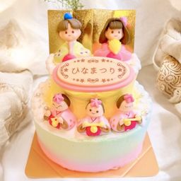 今日は楽しいひなまつり！豪華２段ケーキで盛大にお祝いケーキ