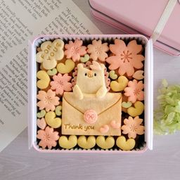 桜クッキー缶/きみと季節のとなりに「ハリネズミさんの桜便り」ホワイトデー2026