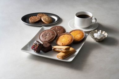 ホテルオークラ スイーツ＆コーヒーギフト １３個