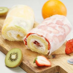 ショートケーキのようなロールケーキ いちごロールとオレンジ&キウイ 2本セット
