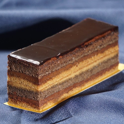 8層の濃厚な甘い香り コーヒーオペラチョコレートケーキ 15cm