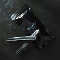 贅沢な黒のチュロス 2本セット（ショコラ＆シュガーマシュマロ）｜スイーツ自販機でも人気のご褒美スイーツ