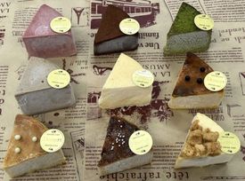 ひとくちで旅するチーズケーキの世界 ― Amange 人気9種アソートBOX