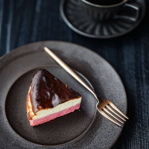 【アレ表参道】いちごと蜂蜜のバスクチーズケーキ 5号