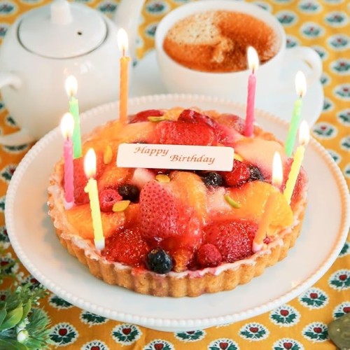 【お誕生日カード付】 フルーツタルトケーキ5号（15cm） 誕生日ケーキ バースデーケーキ 誕生日プレゼント フルーツケーキ プレゼント スイーツ ギフト 記念日 お祝い 子供 お取り寄せ 贈り物 焼き菓子 【送料無料】