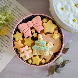 手のひら缶/きみと季節のとなりに「HappyBirthday」くま