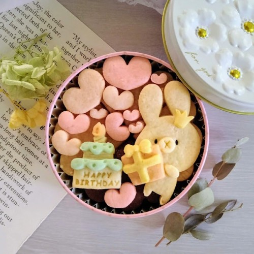 手のひら缶/きみと季節のとなりに「HappyBirthday」うさぎ