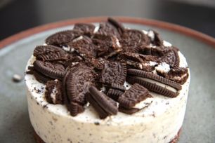 十勝チーズとオレオのご褒美スイーツ ひんやりアイス風レアチーズケーキ