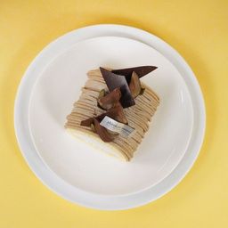 白金モンブランロール（皇室献上栗 山江栗）ハーフ